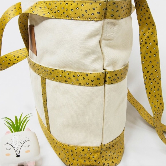 Madewell Canvas Camden Tote Bag in Mini Leopard - Picture 9 of 11